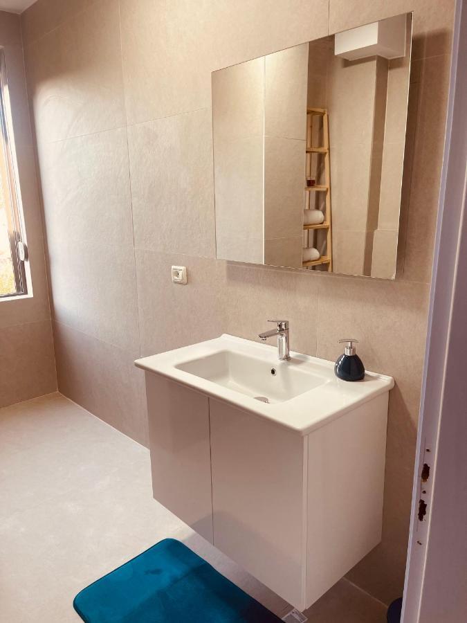 Cheerful 2-Bedroom Apartment In Golem Golem  Exteriér fotografie