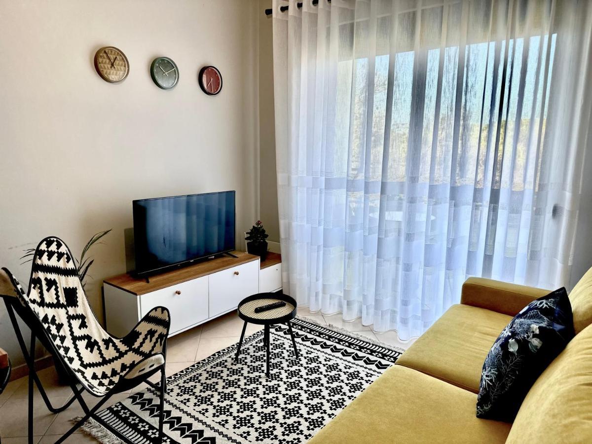 Cheerful 2-Bedroom Apartment In Golem Golem  Exteriér fotografie